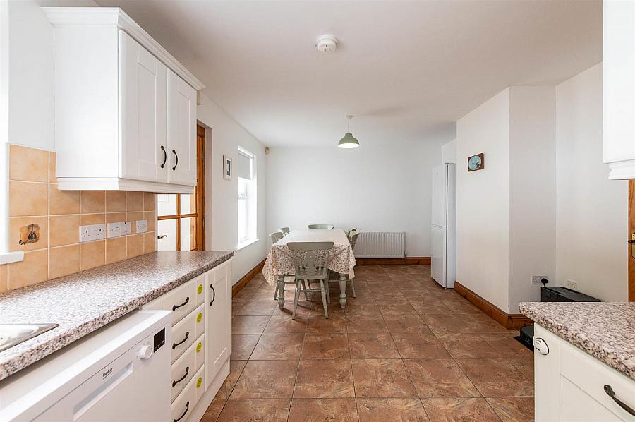 93 Dromore Road