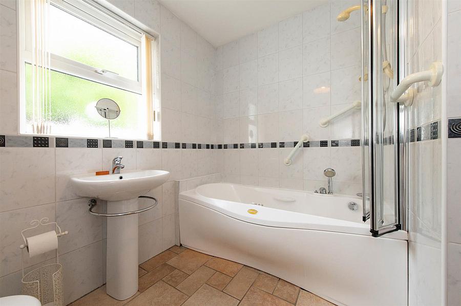 93 Dromore Road