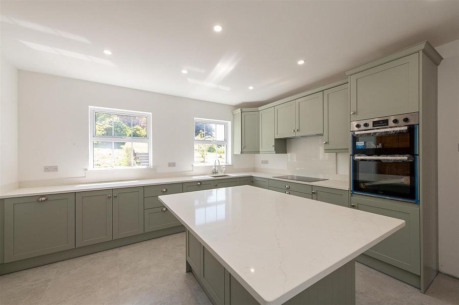 28 Manse Road