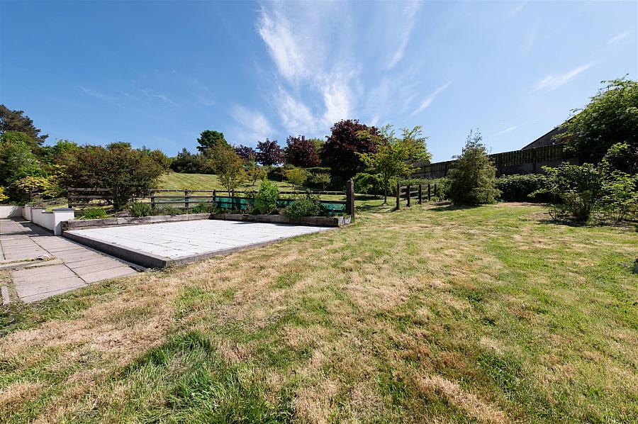28 Manse Road