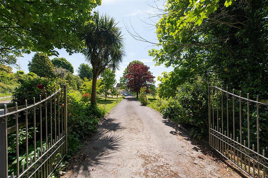28 Manse Road