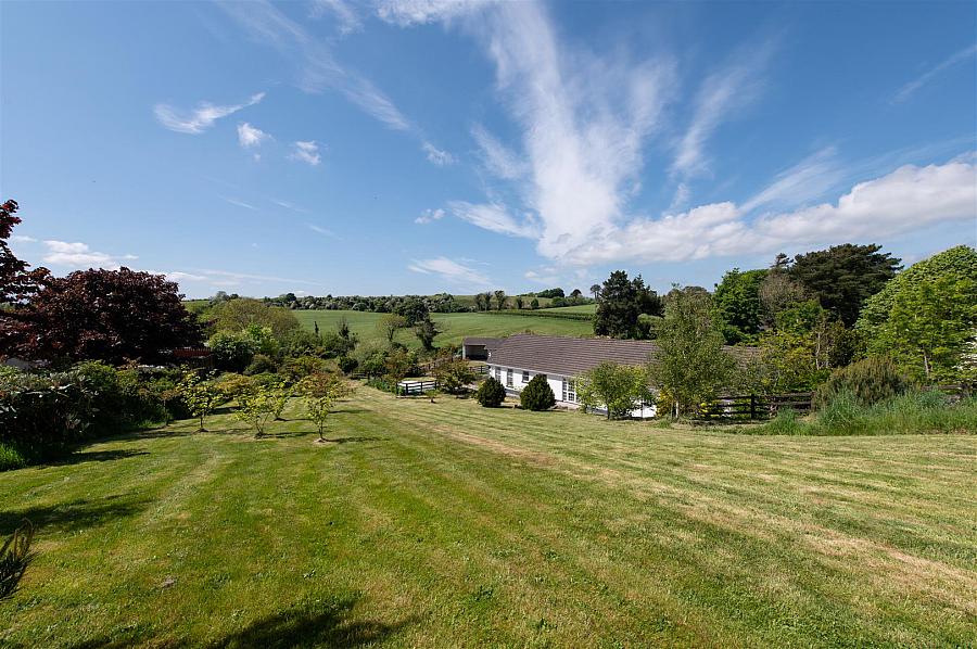 28 Manse Road