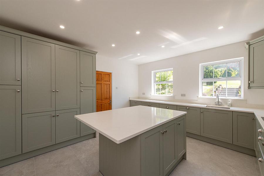 28 Manse Road