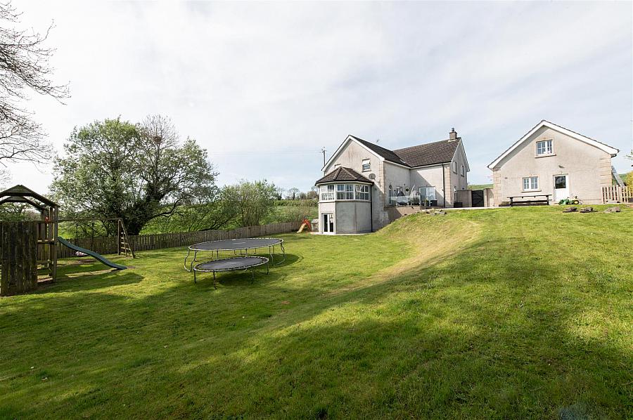 82 Ballynahinch Road