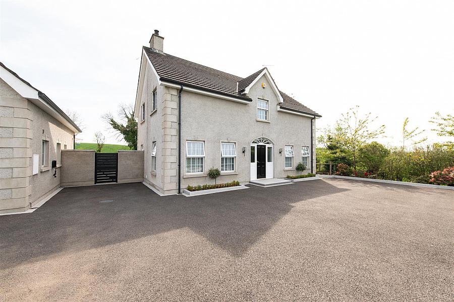 82 Ballynahinch Road