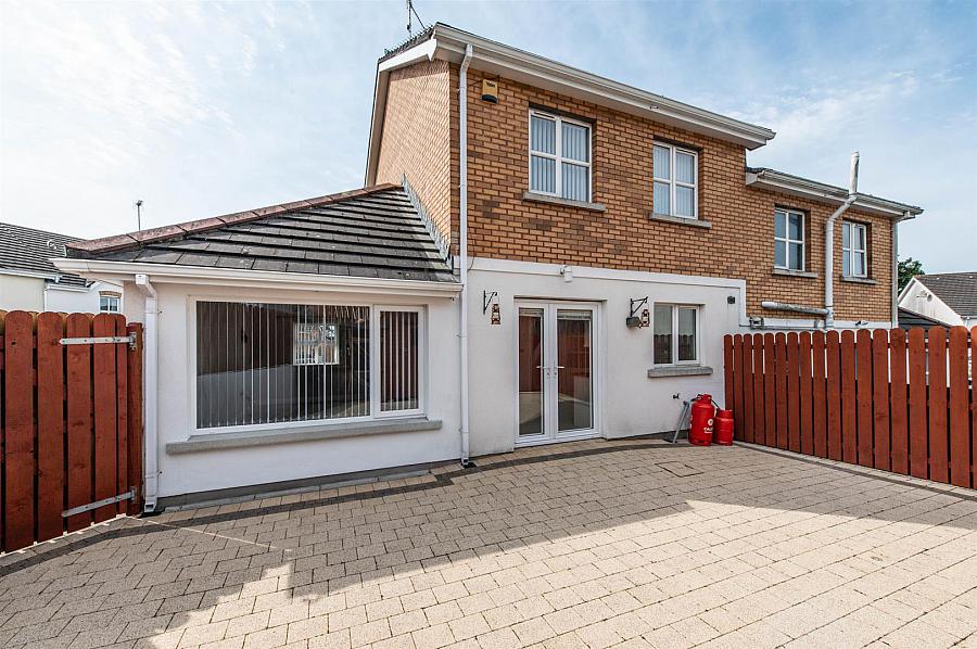10 Drummond Brae