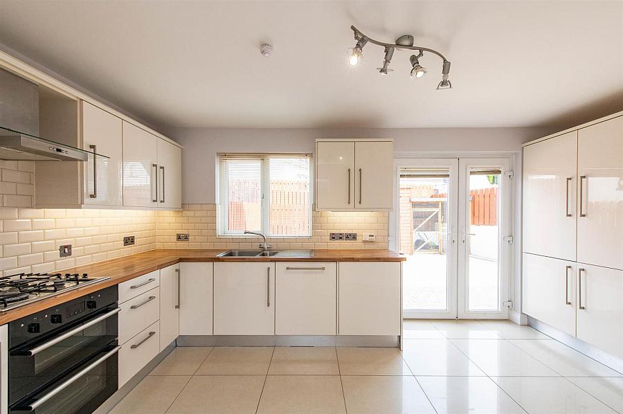10 Drummond Brae