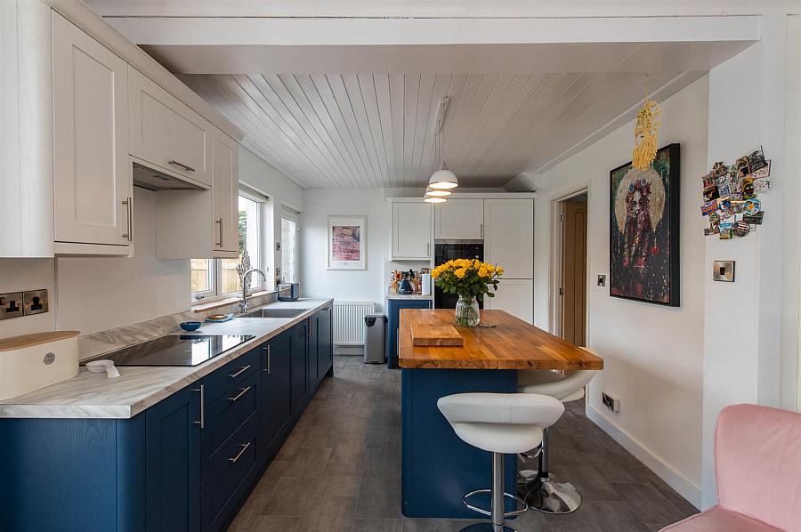 3 Moyra Close