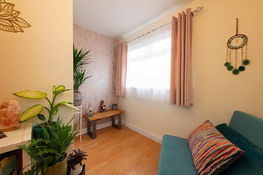 3 Moyra Close