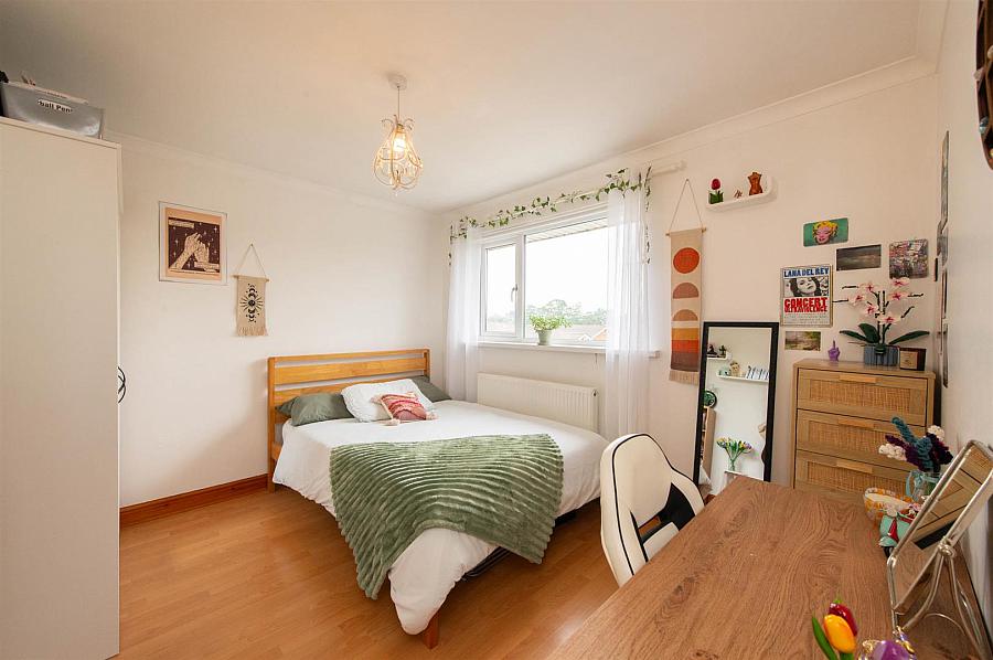 3 Moyra Close