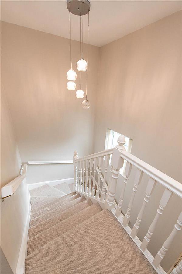 18 Drum Manor
