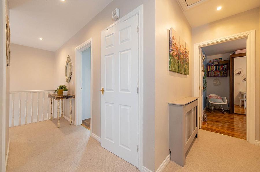 18 Drum Manor