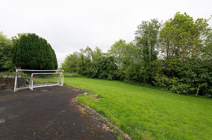 17 Loughinisland Road