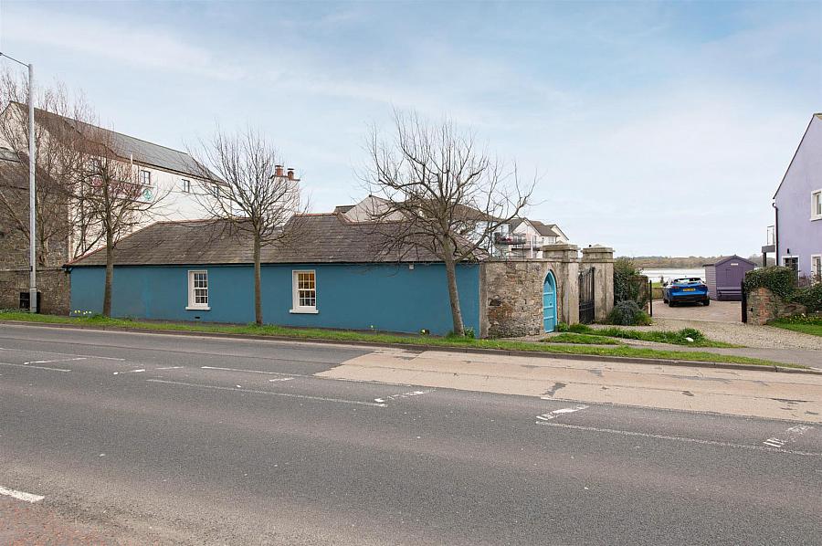 The Gate Lodge, 14 Main Street