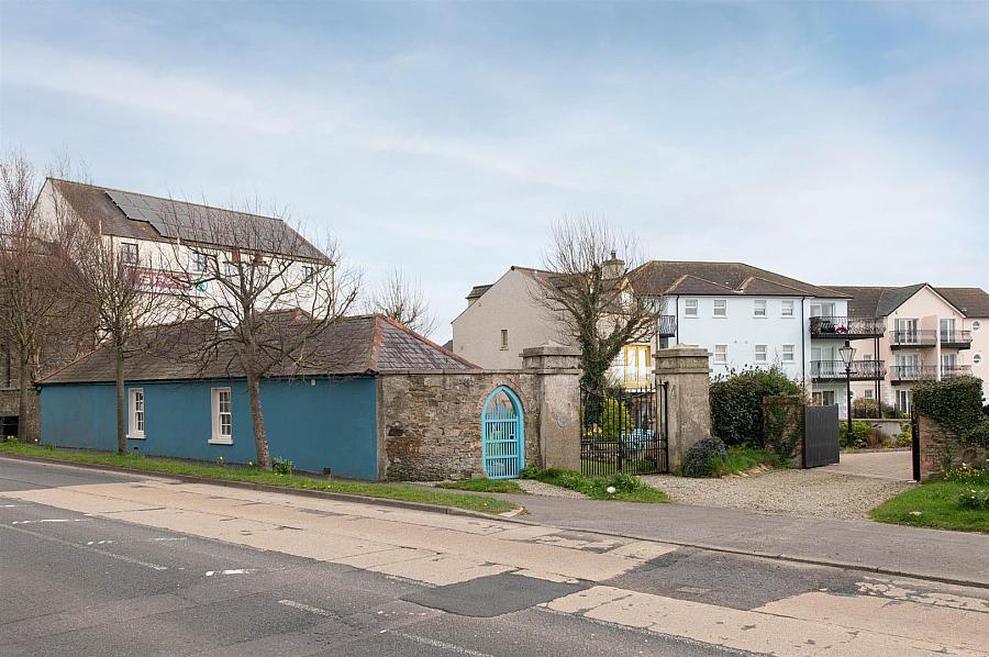 The Gate Lodge, 14 Main Street