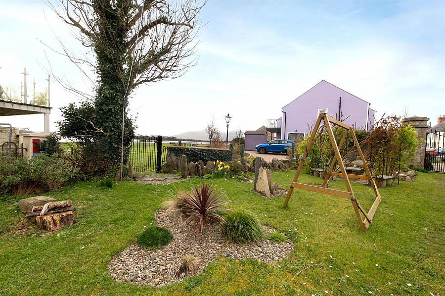 The Gate Lodge, 14 Main Street