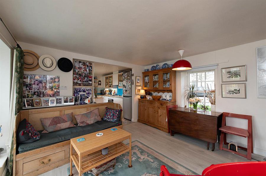 The Gate Lodge, 14 Main Street