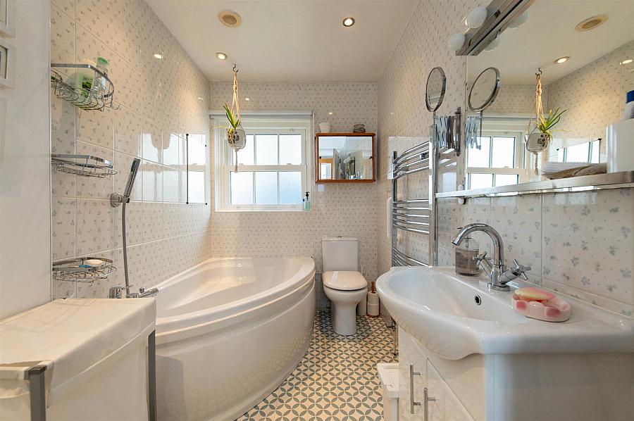 The Gate Lodge, 14 Main Street