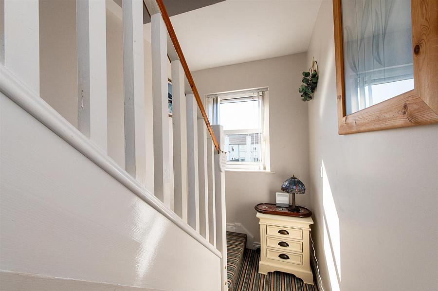 6 Manse Walk