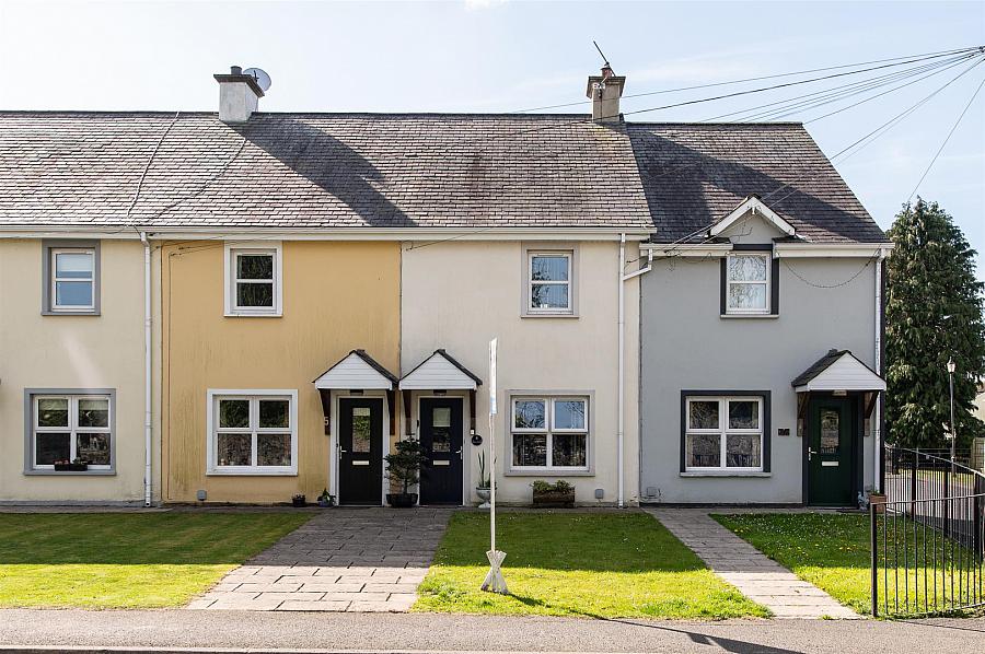 6 Manse Walk