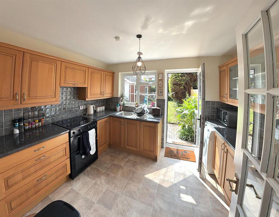 6 Winchester Drive