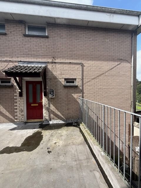 9d Meadow View Crescent