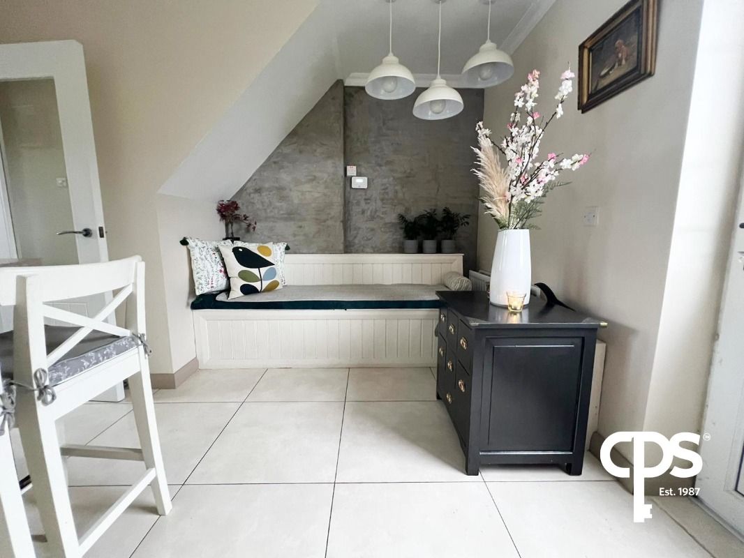 60 Shackleton Crescent