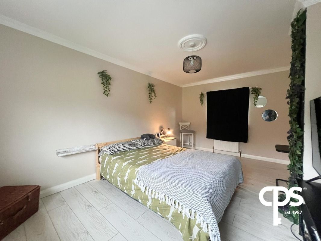 60 Shackleton Crescent