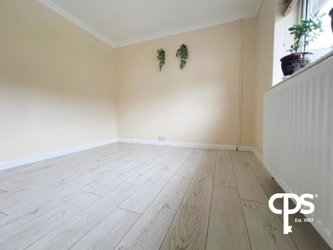 60 Shackleton Crescent