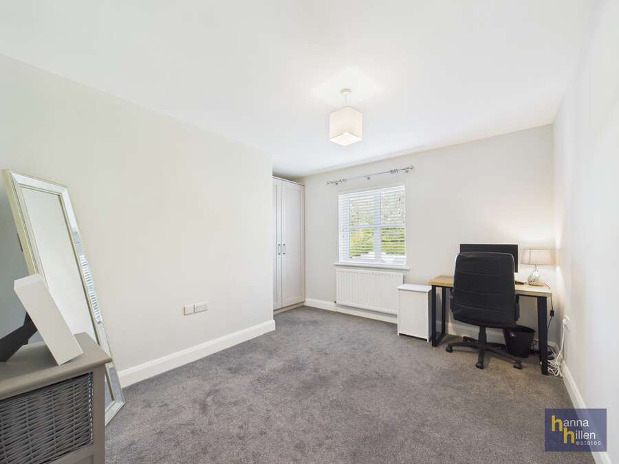 12 Carrickbracken Close