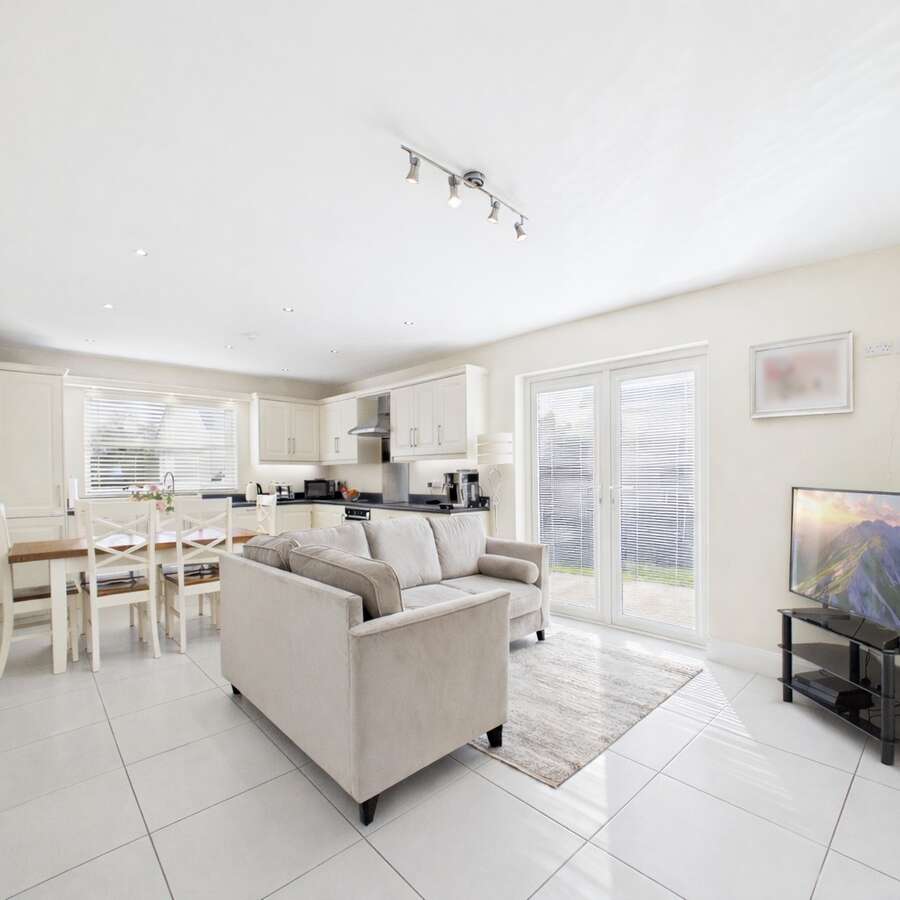 12 Carrickbracken Close