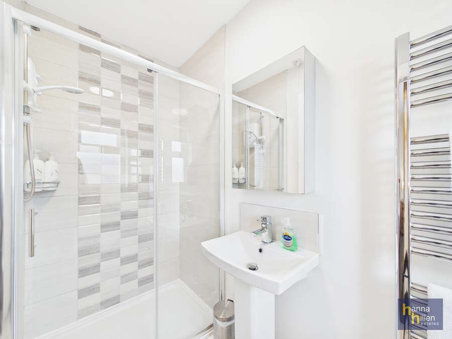 12 Carrickbracken Close