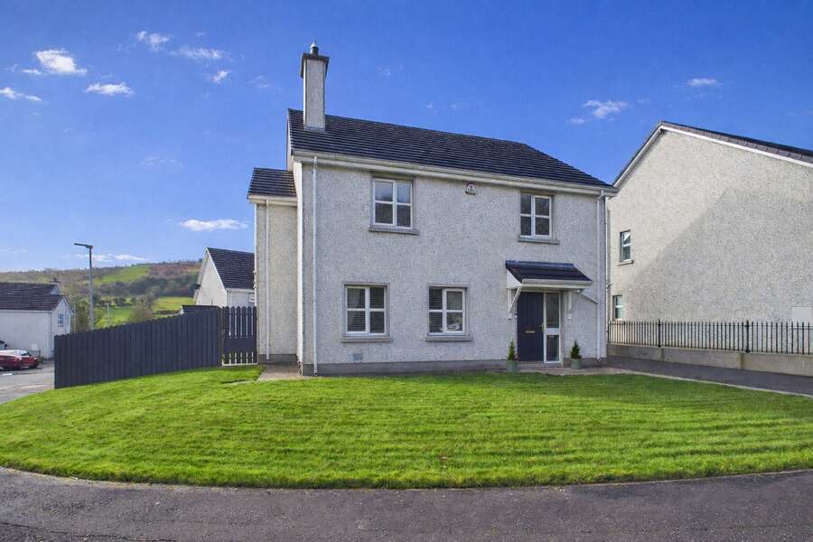 12 Carrickbracken Close, Newry, BT35 7FR