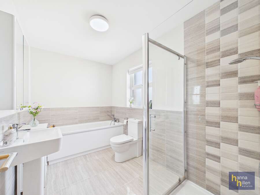 12 Carrickbracken Close