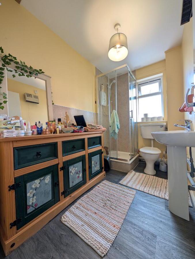 B, 47 Bracken Avenue