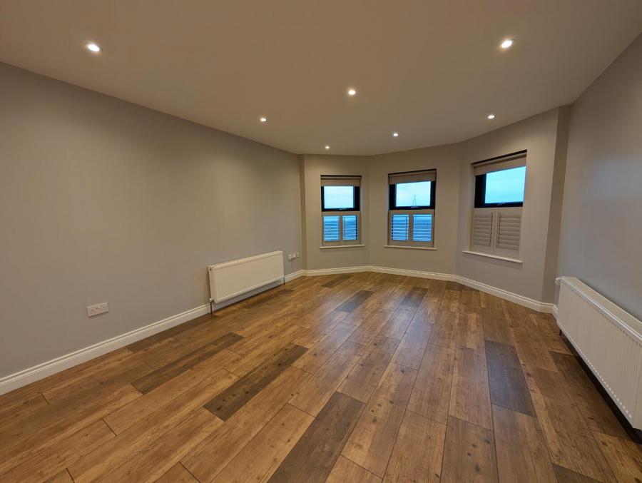 1, 77 South Promenade