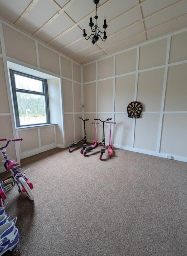 64 Bryansford Village