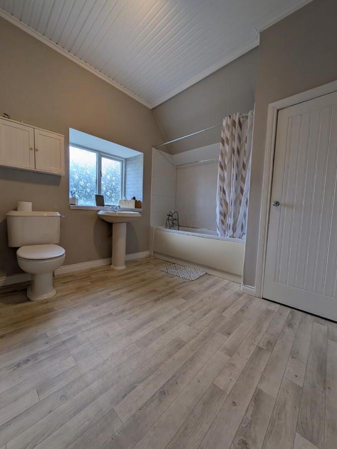 64 Bryansford Village