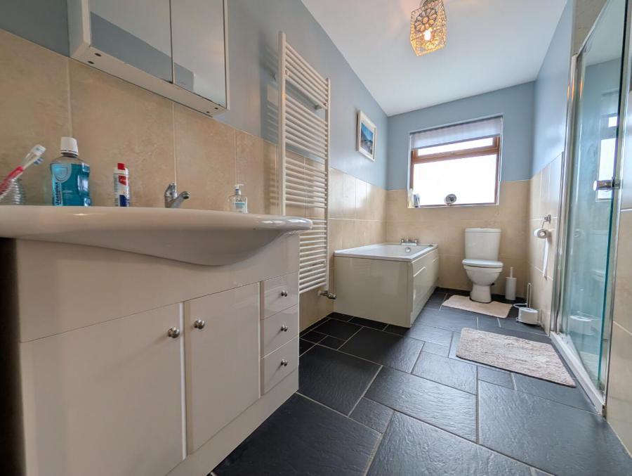 1 Ardglass Road