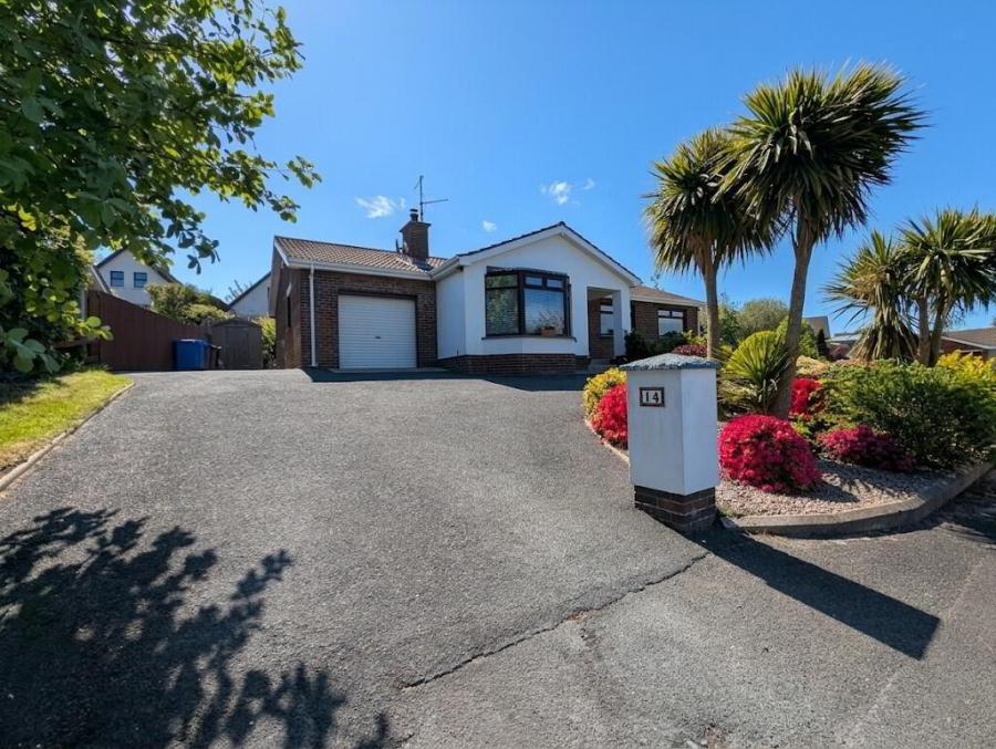 14 Dundrinne Rise