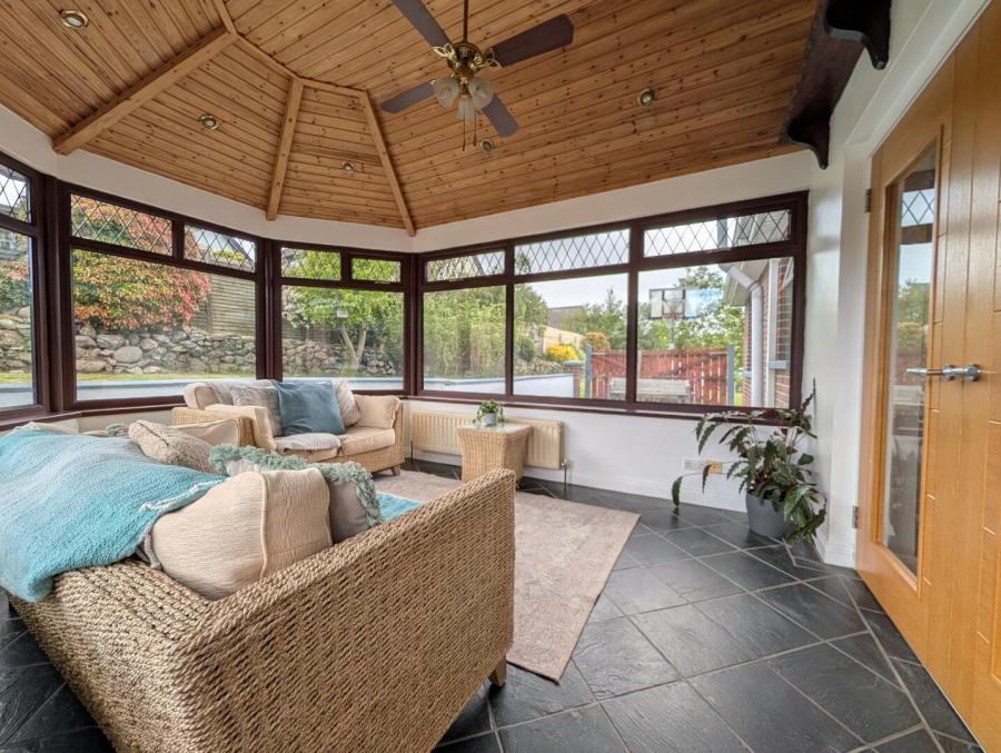 14 Dundrinne Rise
