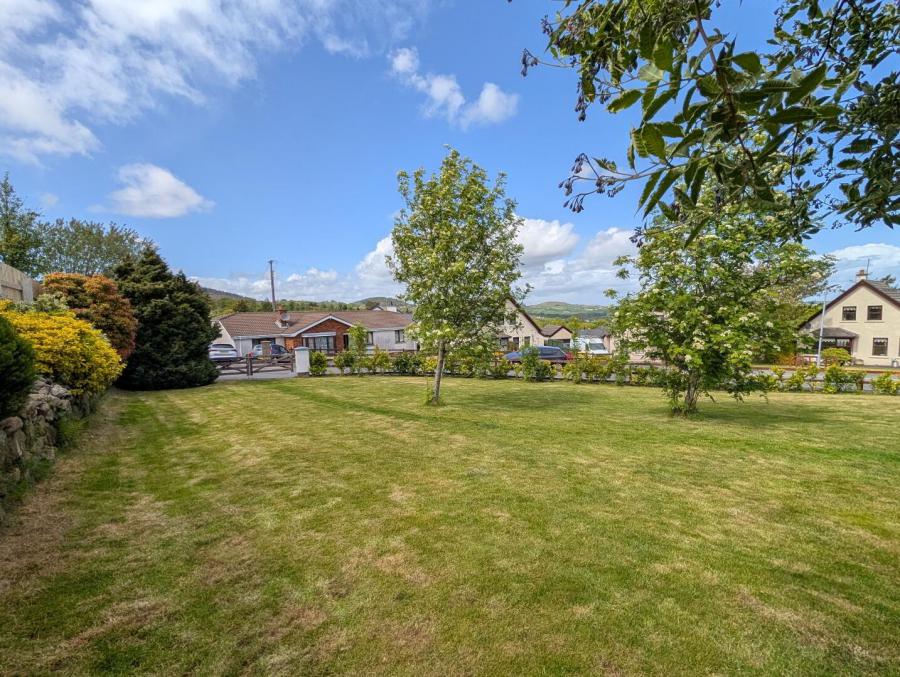 14 Dundrinne Rise