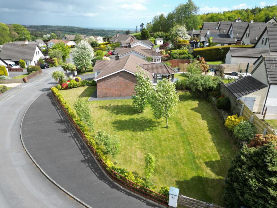 14 Dundrinne Rise