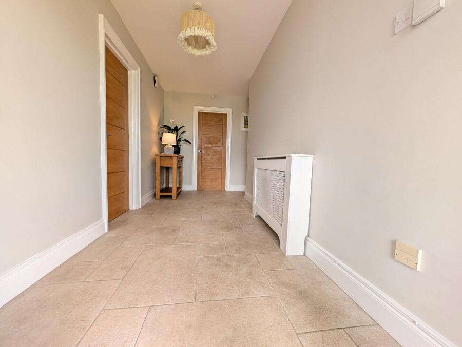 14 Dundrinne Rise