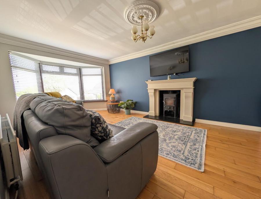 14 Dundrinne Rise