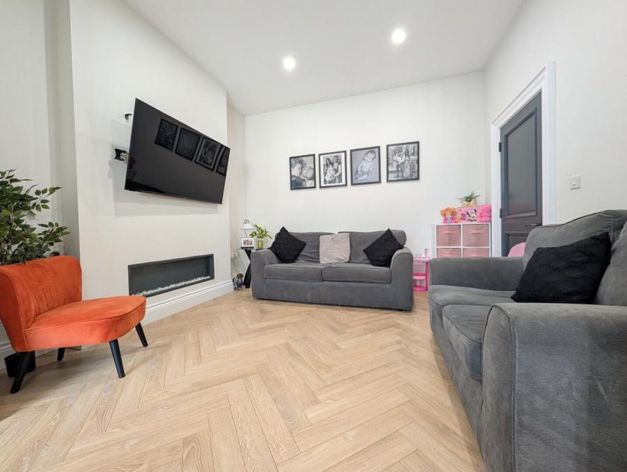 15 Newcastle Road