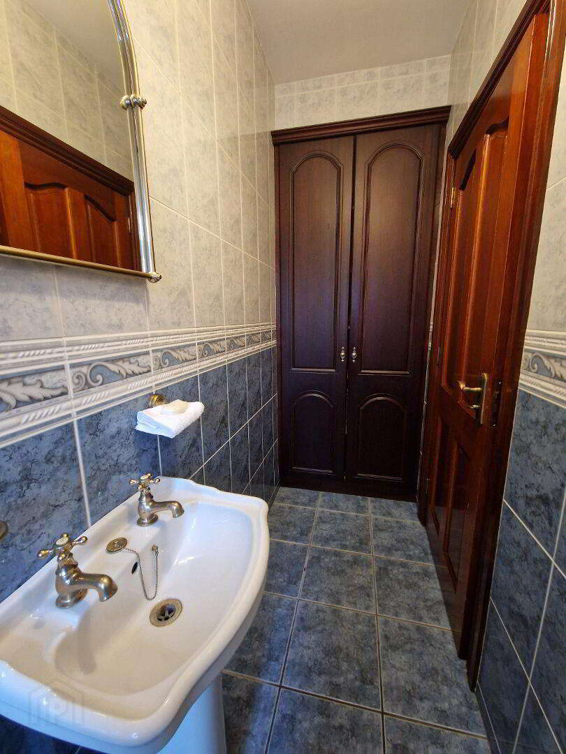 56 Hollywood Grove 56 Hollywood Grove