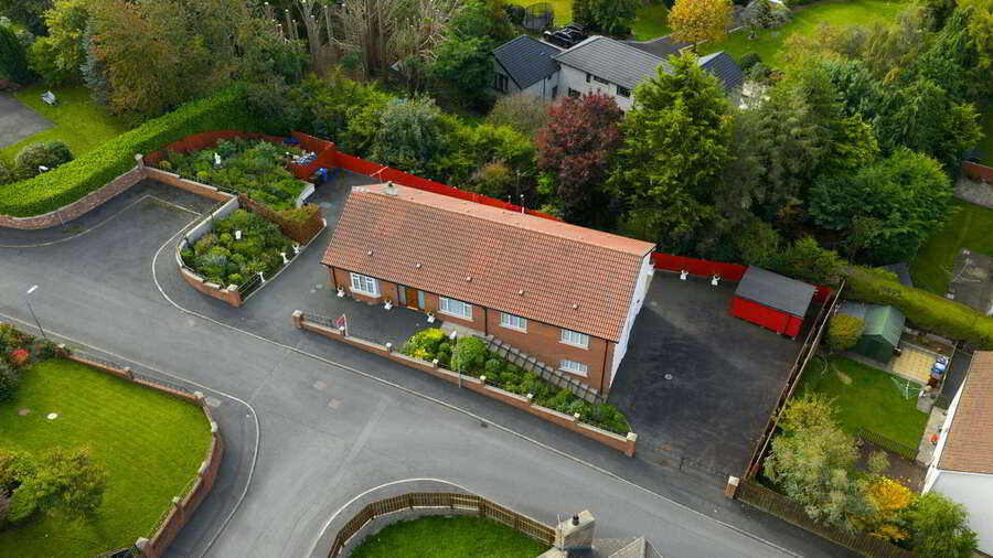 56 Hollywood Grove