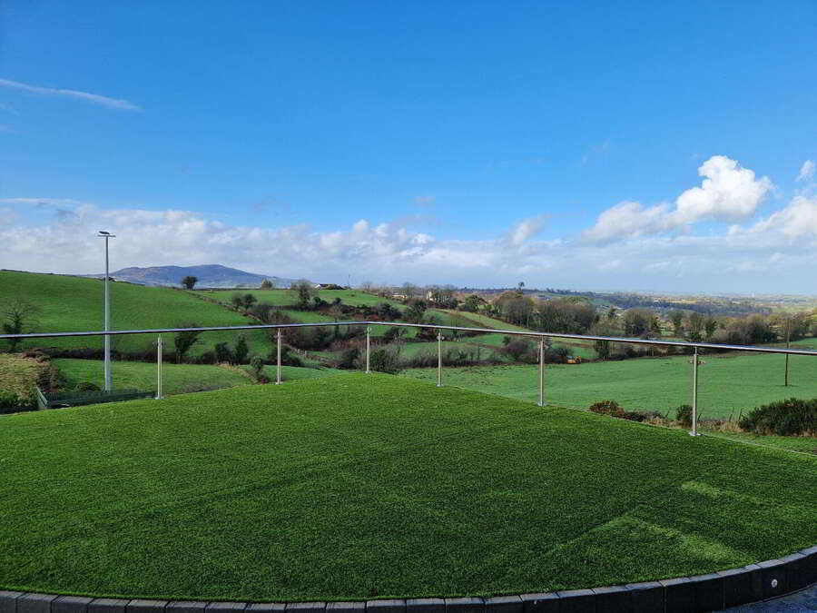 8 Carrogs Lane