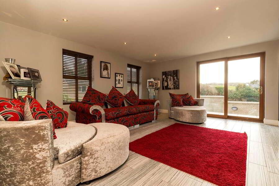 8 Carrogs Lane 8 Carrogs Lane